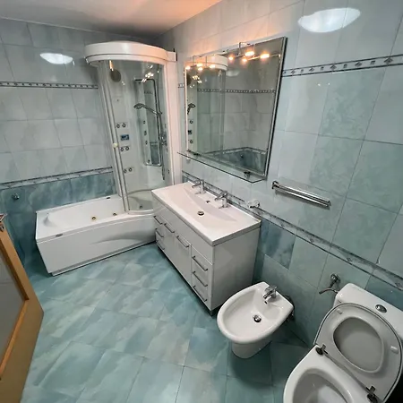 E Apartment
