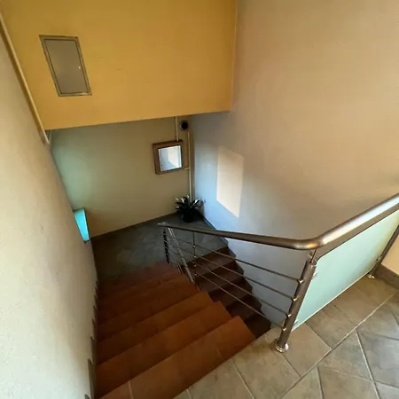 شقة E
